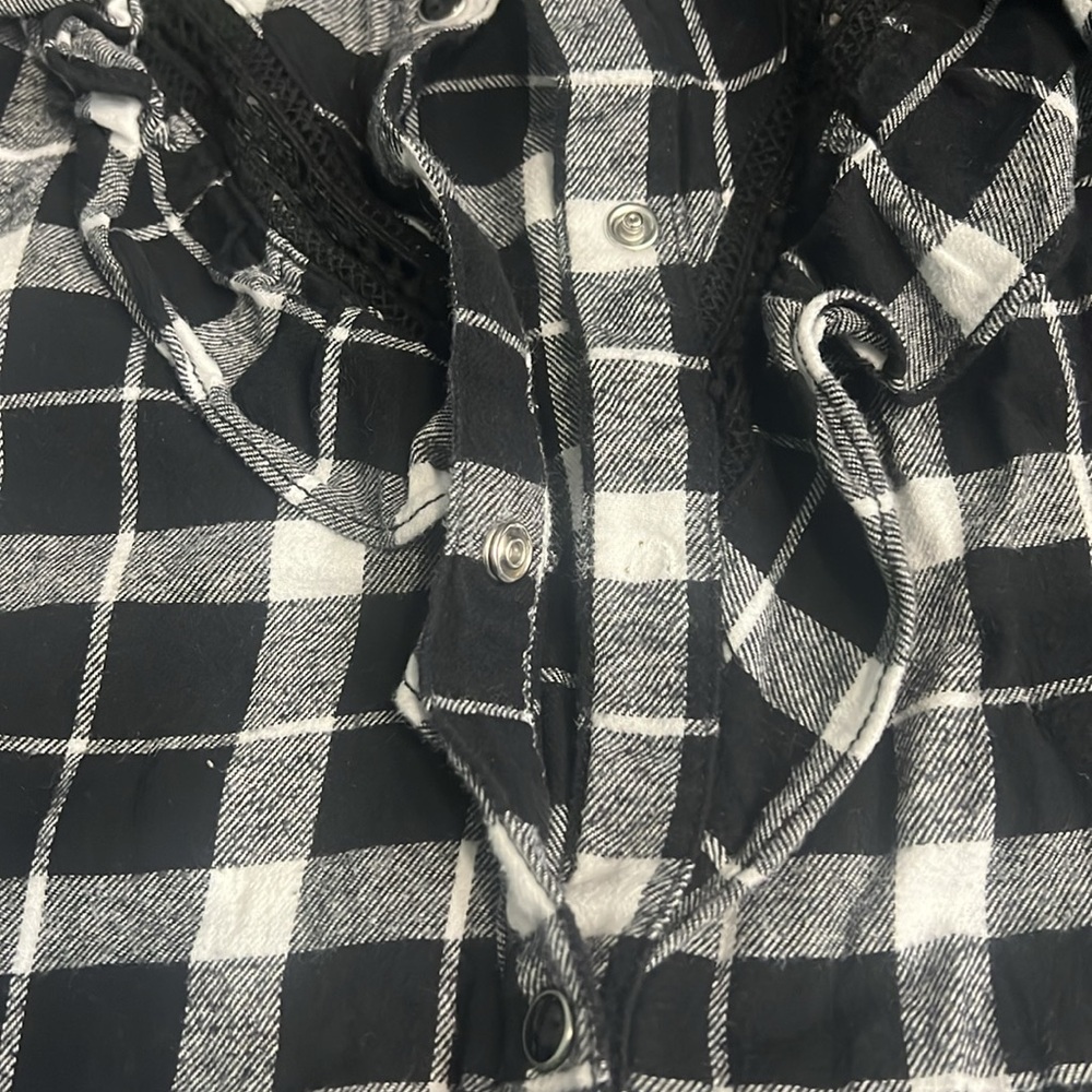 Kate Spade, New York black and white checkered long sleeve shirt, size medium - Picture 12 of 14
